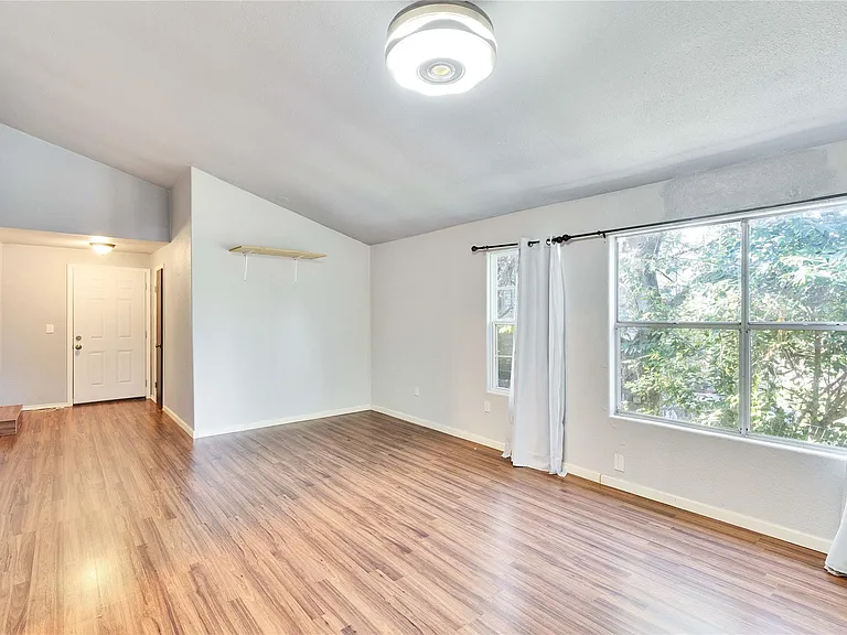 16213 Monks Mountain Dr — Photo 24