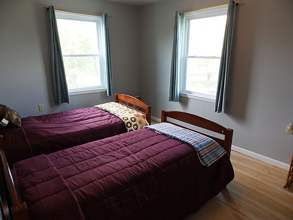 4th image of 215 N Union St