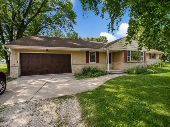 5102 W Arrowwood ROAD, Mequon, WI 53092