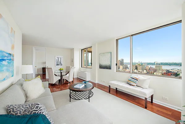 Rented by Oxford Property Group | media 12