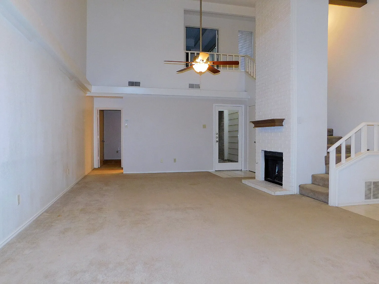 2 bed, 2.0 bath, 1160 sqft, $1,100 — Photo 2