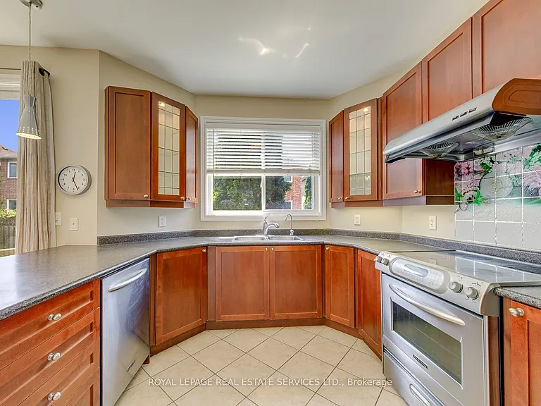 9 Barnstone Dr — Photo 18