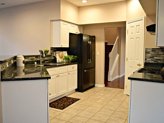 5th image of 22754 NE 4th St #48