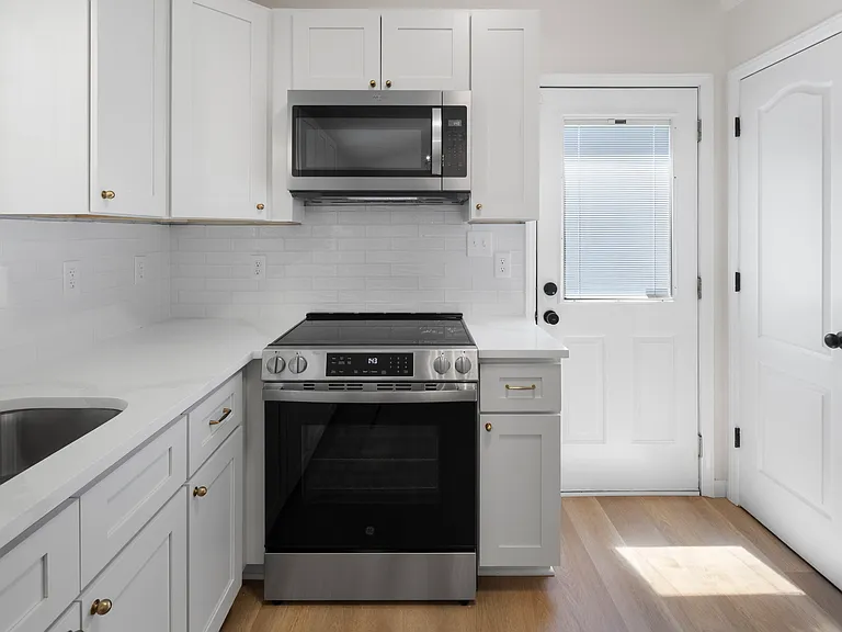 606 Gaslight Trl — Photo 7