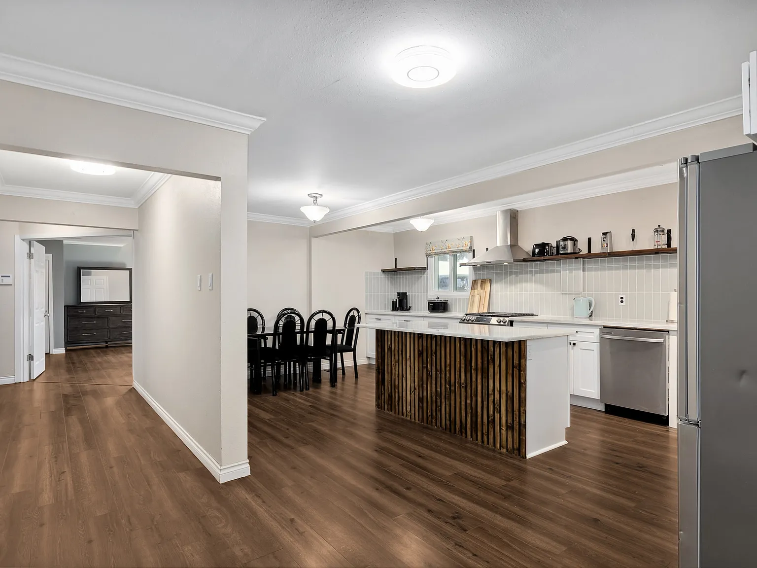 3 bed, 1840 sqft, $3,750 — Photo 3