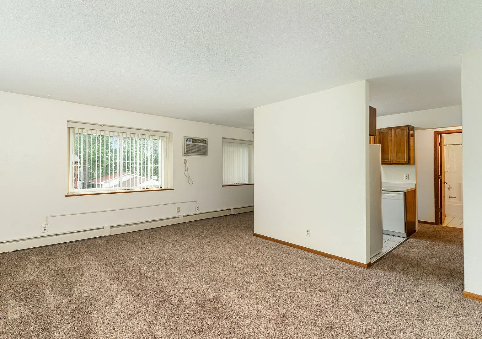 1011 LLC — Photo 2