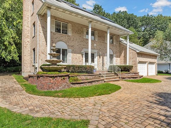 3rd image of 58 Forest Park Dr
