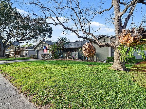 3rd image of 4595 Saint Brides Ct
