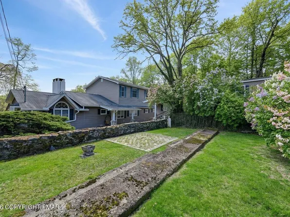 5 Redwood Ln, East Stroudsburg, PA 18301