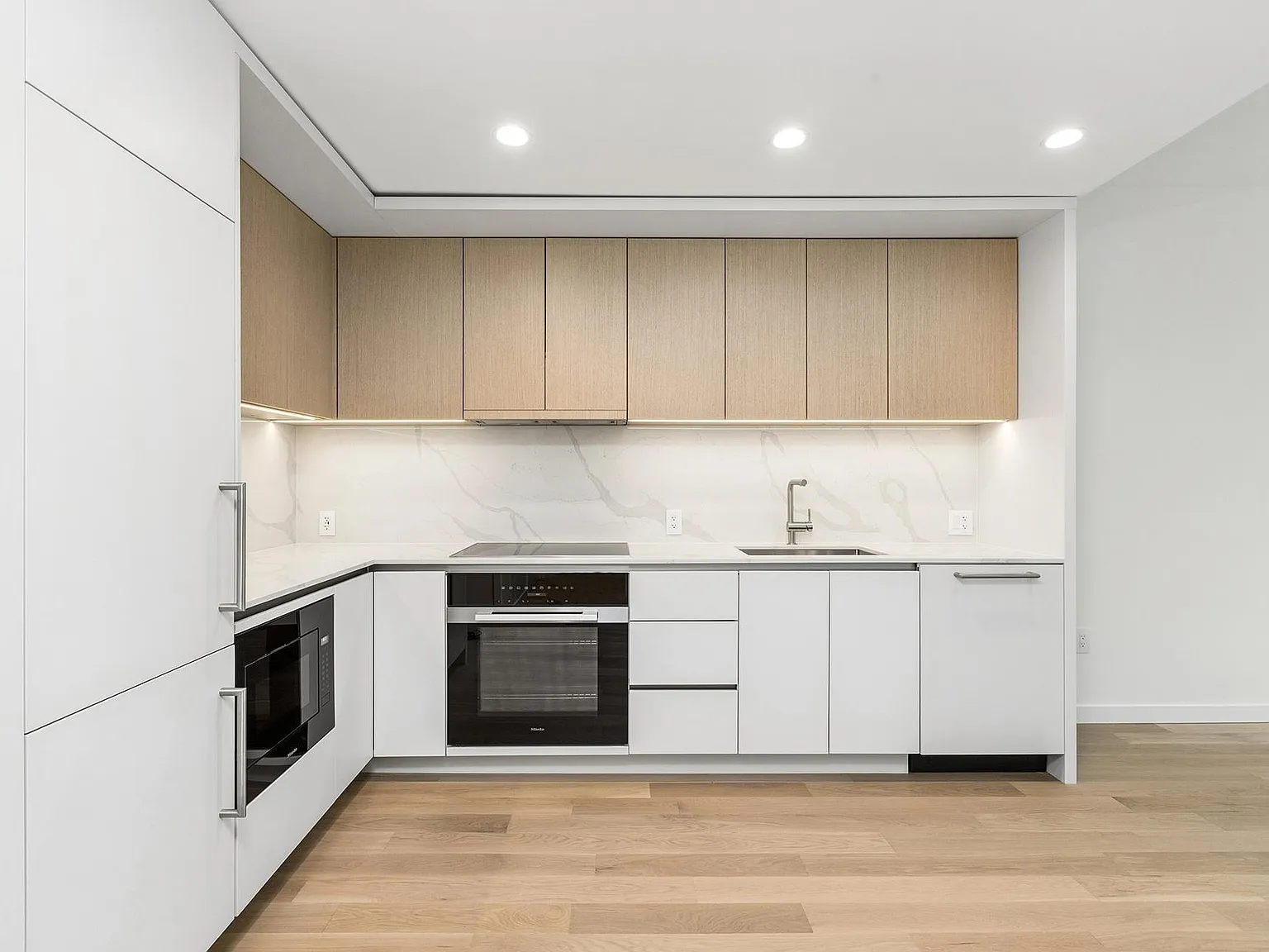 1 bed, 642 sqft, $2,995 — Photo 4