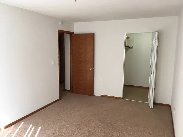 Sheraton Place Apartments — Photo 9