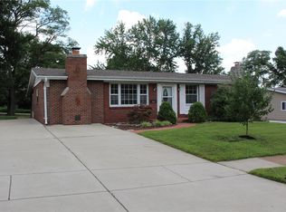 10242 Mullally Dr, Saint Louis, MO