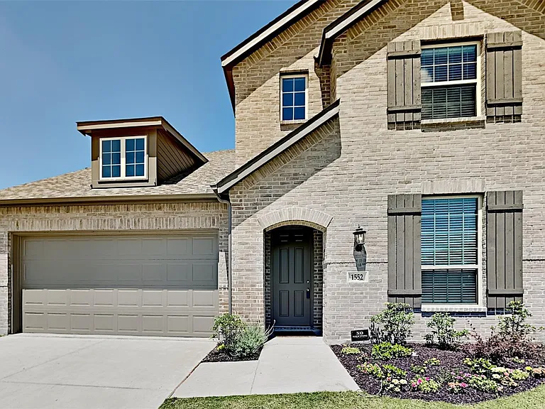 1552 Seminole Dr — Photo 2