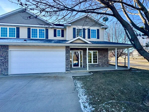 15598 Buena Vista Ln, Clive, IA 50325
