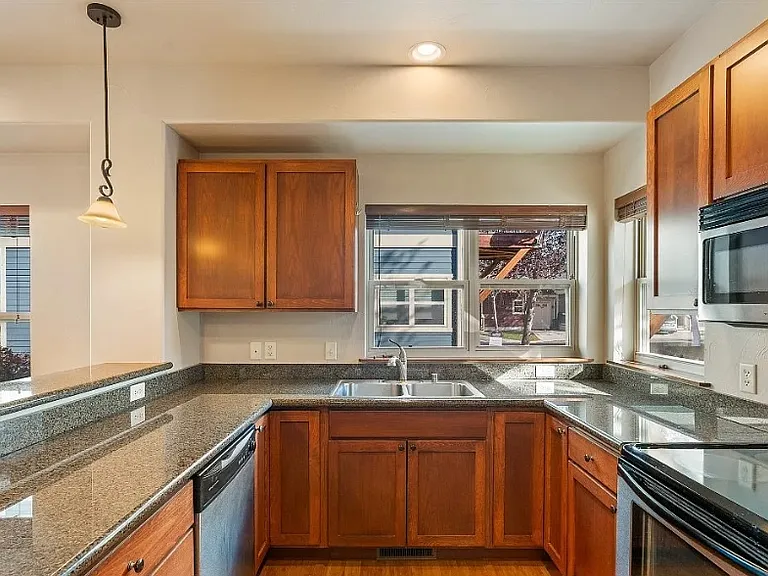 3341 N 27th Ave #26 — Photo 8