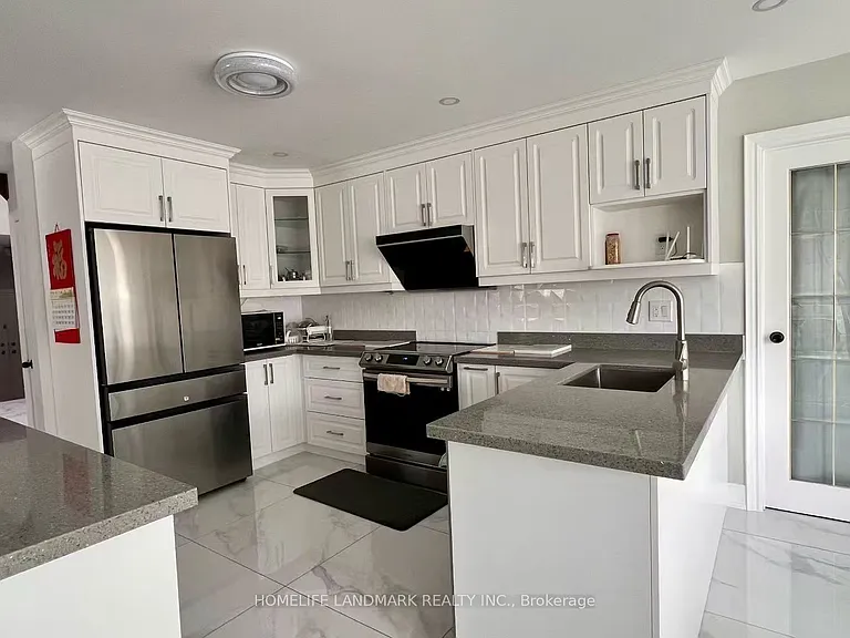 25 Atlantic Ave — Photo 2