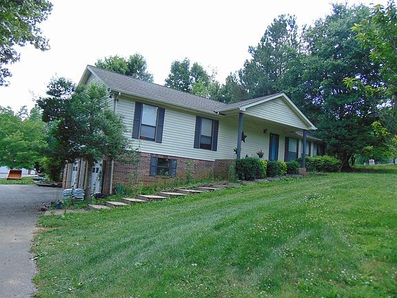 4th image of 2702 New London Dr