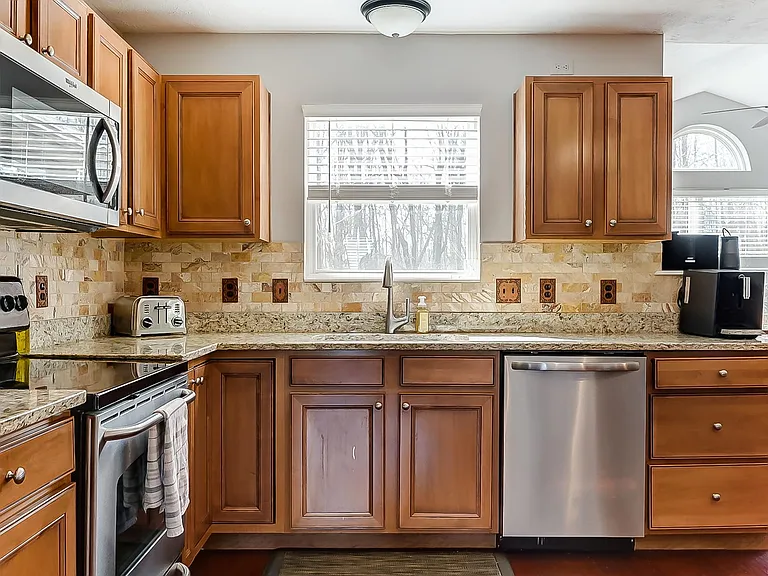 6700 Bartlett Ct — Photo 18