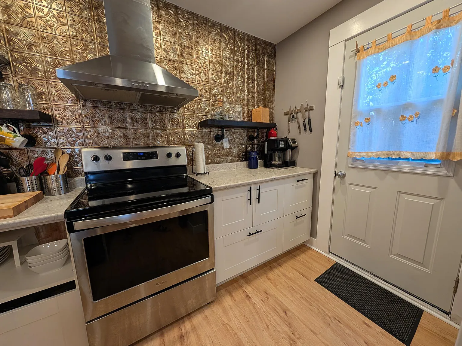 192 Adelaide Street — Photo 3