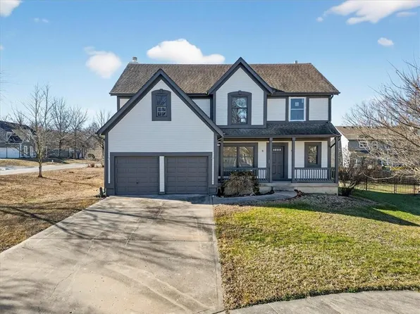 21526 W 51st Ter, Shawnee, KS 66226