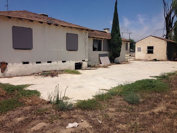 4th image of 2257 S Cactus Ave