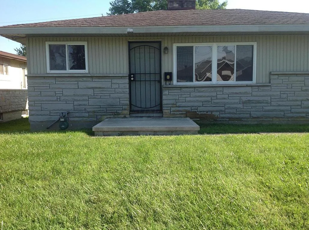 1297 E Deshler Ave photo 1