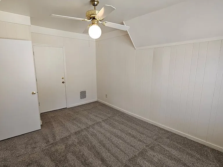 904 Rogers St. — Photo 7