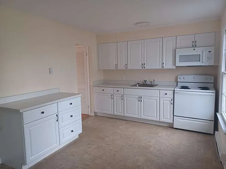 204 E Whitlock Ave #1 — Photo 4