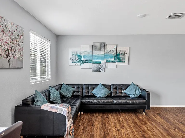 30517 N Oak Dr — Photo 6