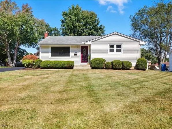 8010 Sigle Ln, Poland, OH 44514