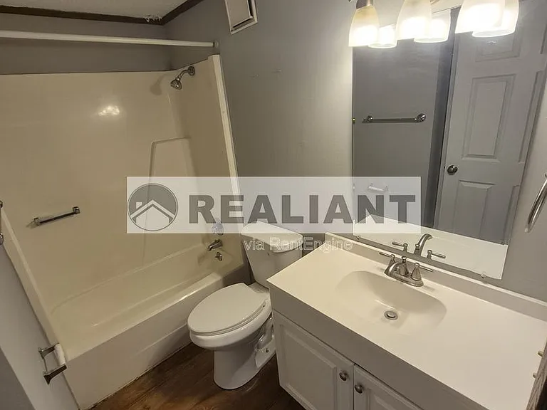 406 Amhurst Dr — Photo 10