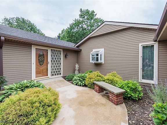 5th image of 15275 Forest Park Dr