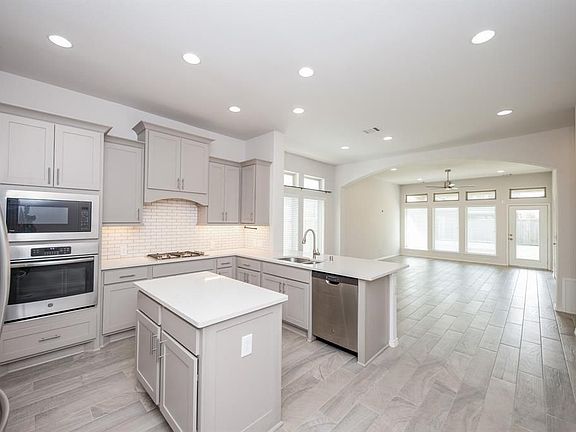 2nd image of 15506 Lake Meridian Dr