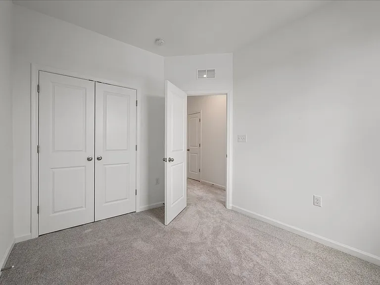644 Hemsworth Ln — Photo 22