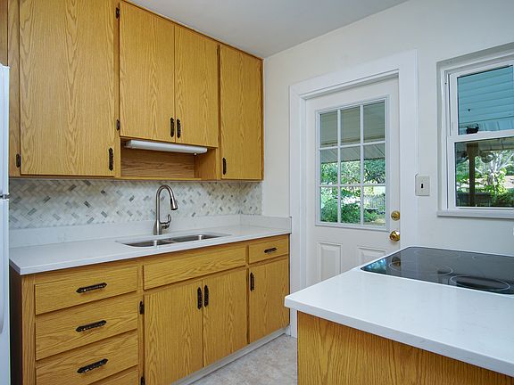 5th image of 3913 W Mullen Ave