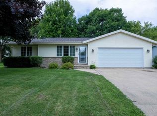 636 Harvey St, Ripon, WI 54971