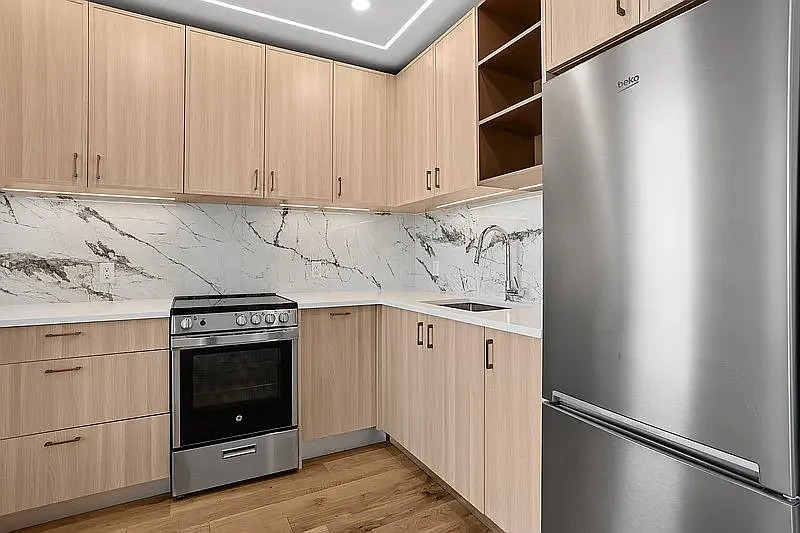 240 Willoughby Street — Photo 4