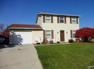 827 Aurora Knoll Ln, Fort Wayne, IN