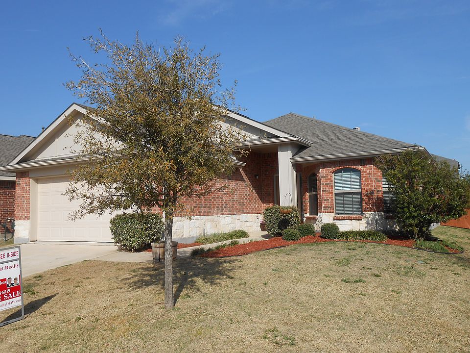 1st image of 305 Parakeet Dr