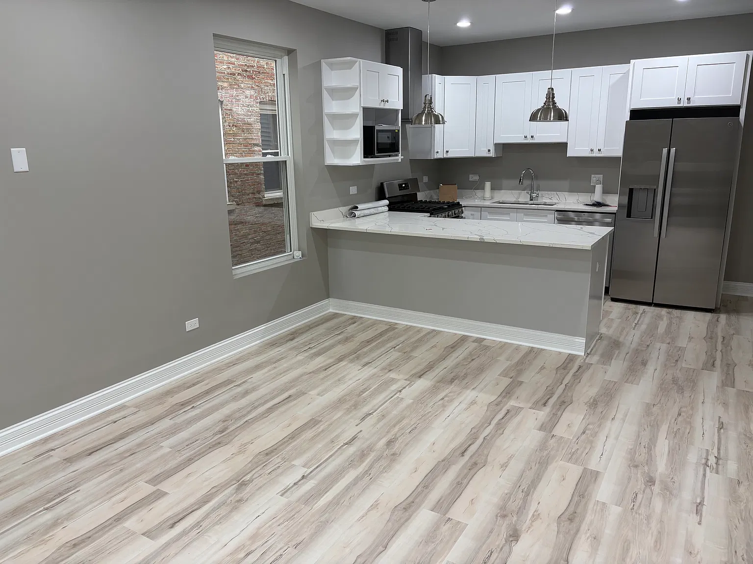 2 bed, 1300 sqft, $2,100 — Photo 3