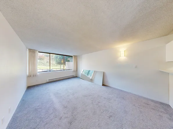 2055 Sacramento Street