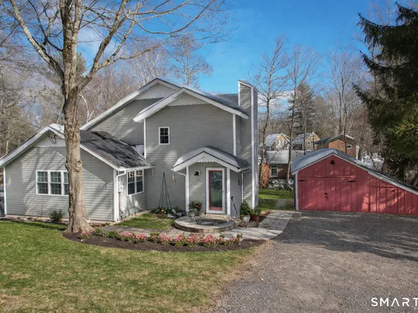 28 Davis Road, New Hartford, CT 06057