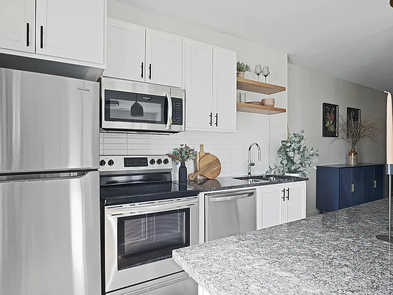 Dewey Park Apartments — Photo 2