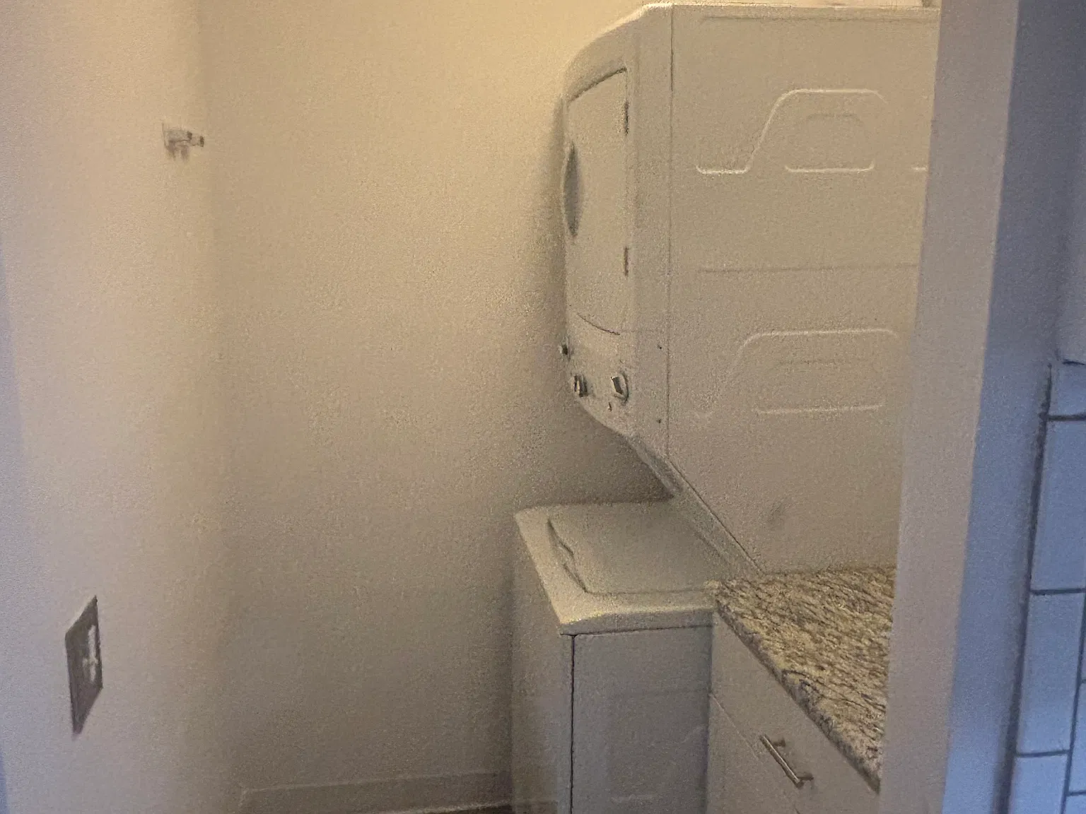2 bed, 1200 sqft, $2,000 — Photo 4