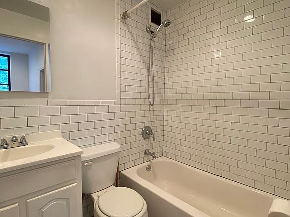 5th image of 213 E Broadway #40