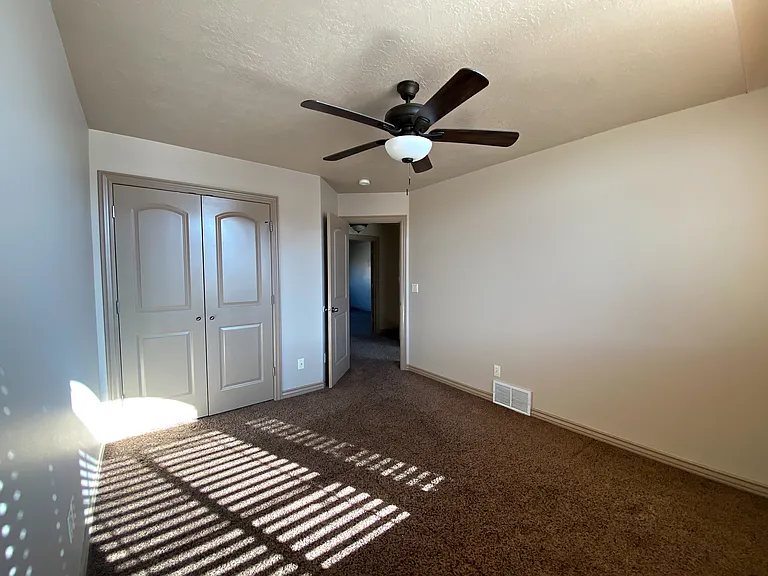 2410 E View Dr — Photo 24