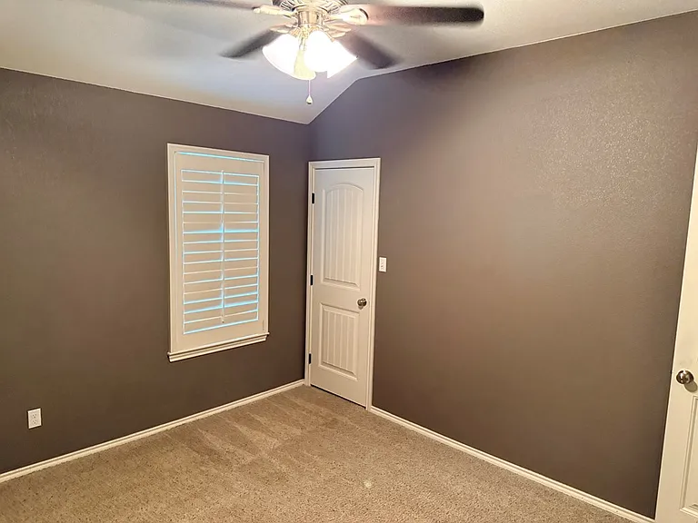 813 Calumet St — Photo 19