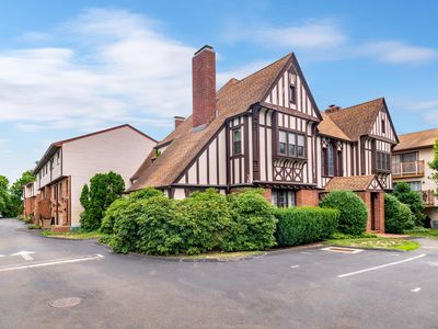 237 Strawberry Hill Avenue APT 3, Stamford, CT, 06902
