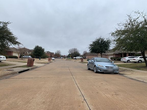 4th image of 305 Creekwood Trl