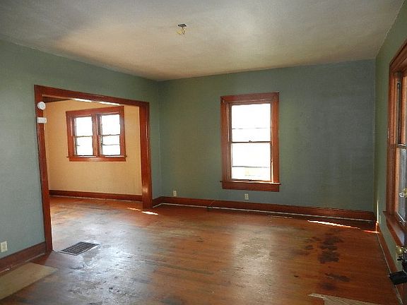2nd image of 114 Klee Ave